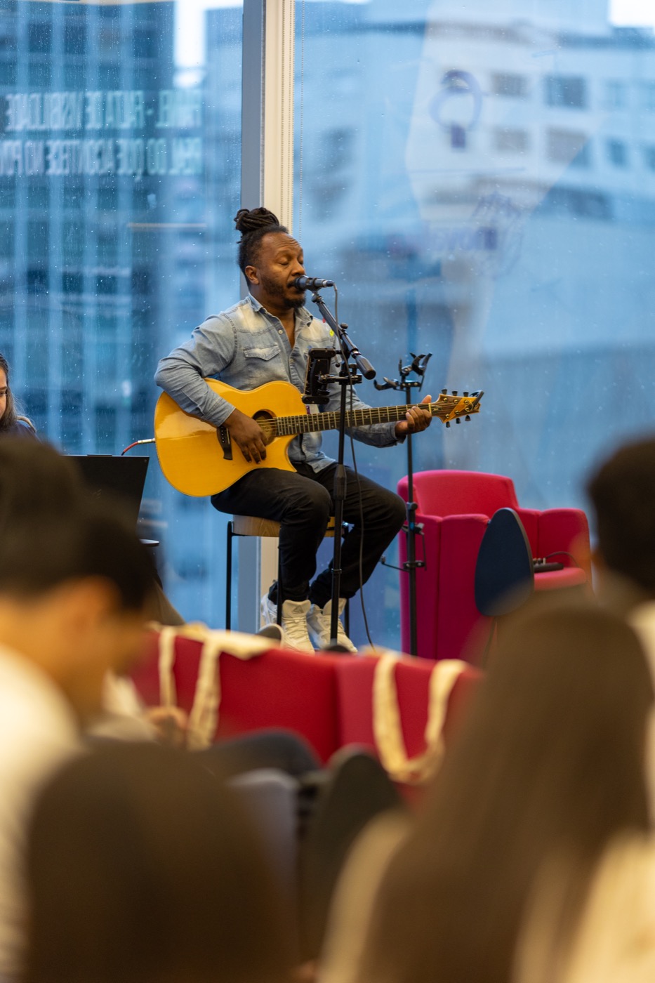 Apresentação musical durante o encontro