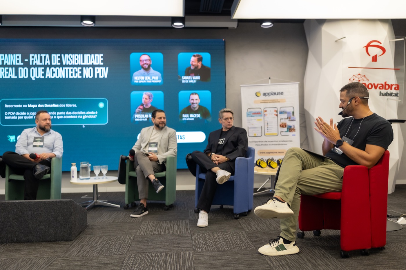 Troca de experiências entre os participantes do painel